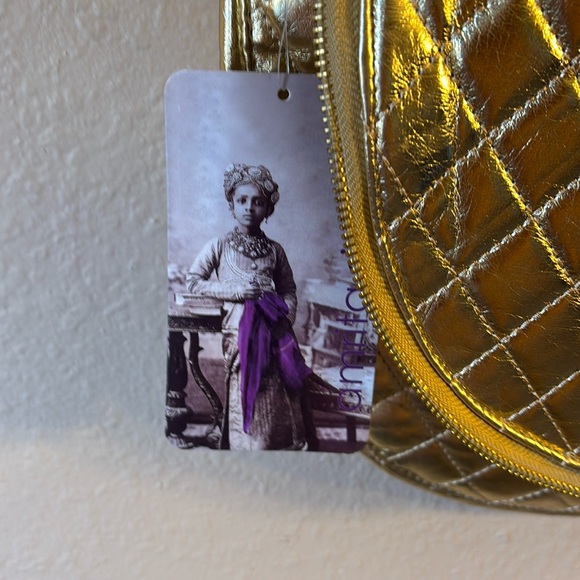 NWT Amrita Singh Quilted Gold fruit slice shaped large Shoulder Bag Purse front - Picture 2 of 10